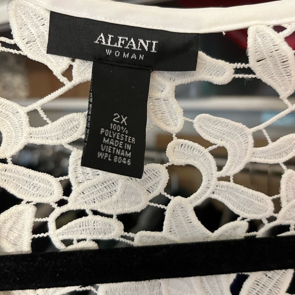 NWT Alfani elegant lace dress topper . Knee length